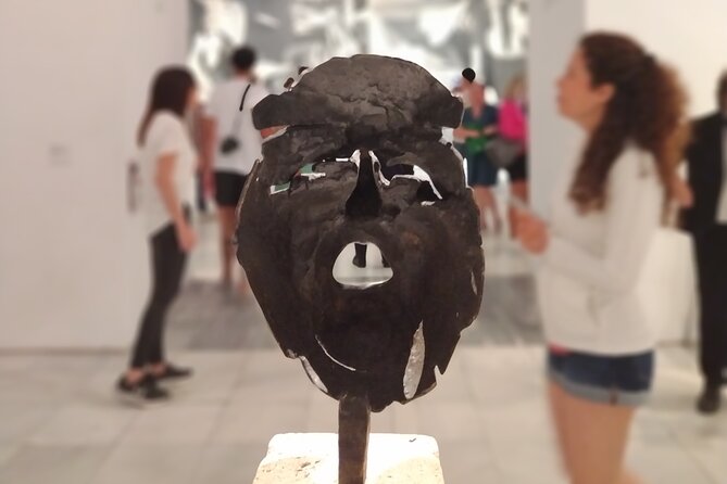 Reina Sofia Museum Small Group Tour -6 people maximum- - How your guide shapes the tour: more than a script