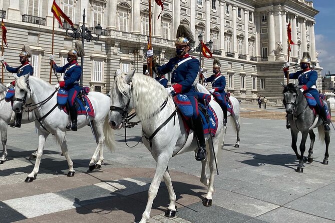 Royal Palace Madrid Small Group Tour with Skip the Line Ticket - Skip the Line at Plaza de Oriente: how you start smart