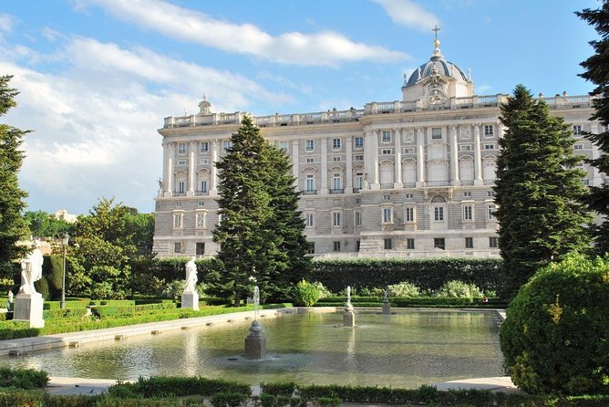 Royal Palace & Prado Museum Skip the Line Guided Tour - Headsets and group logistics inside the palace