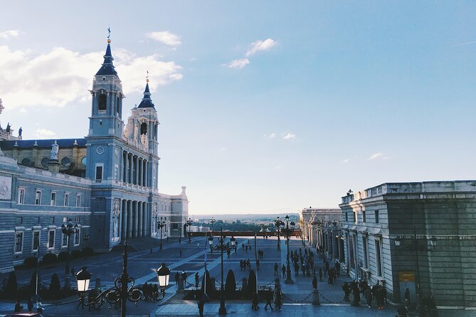 Royal Palace Skip-the-Line Ticket and Guided Tour in Madrid - Meeting at 10:00 am, mobile entry, and finding your group quickly