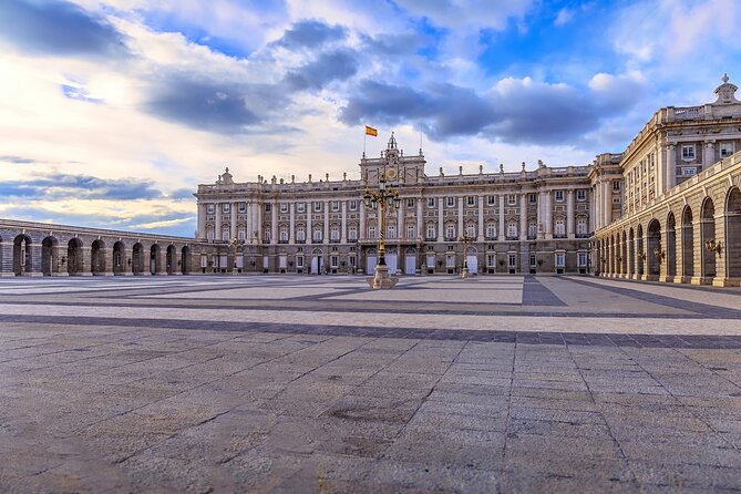 Royal Palace Skip-the-Line Ticket and Guided Tour in Madrid - How the 2-hour pace works, and who this fits best