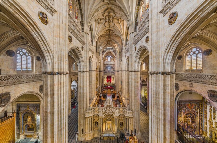 Salamanca: Cathedral of Salamanca Ticket with Audio Guide - Retablo Mayor (53 panels): the Spanish Renaissance art moment