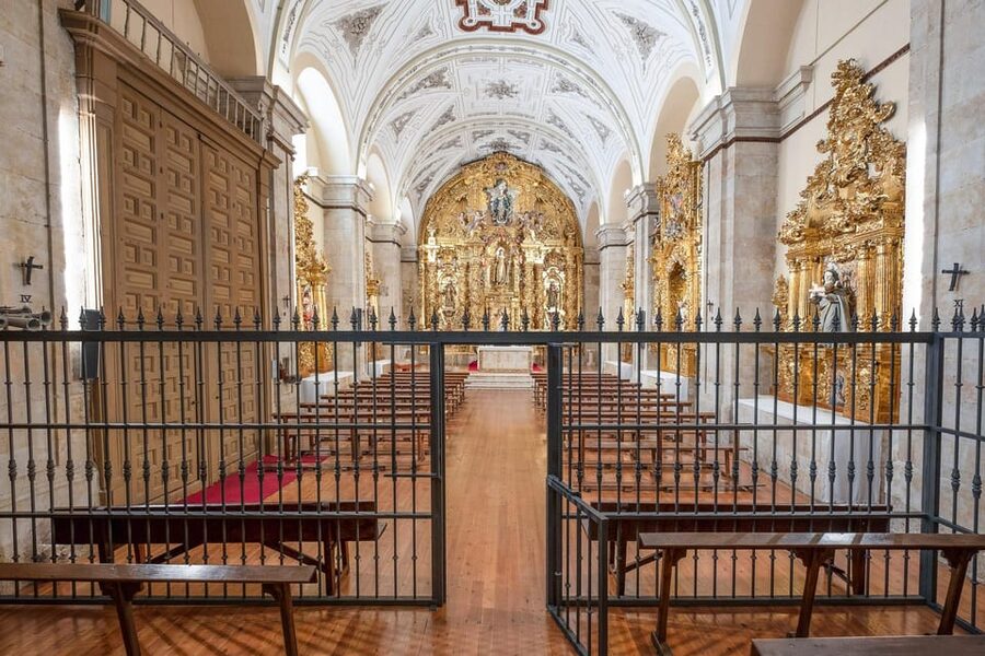 Salamanca: Convent of Las Claras with Free Audioguide - Convento de las Claras in Salamanca, why it feels different from a typical church visit