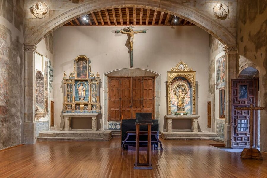Salamanca: Convent of Las Claras with Free Audioguide - Your self-paced path, with the high and low choirs as the heart of the experience