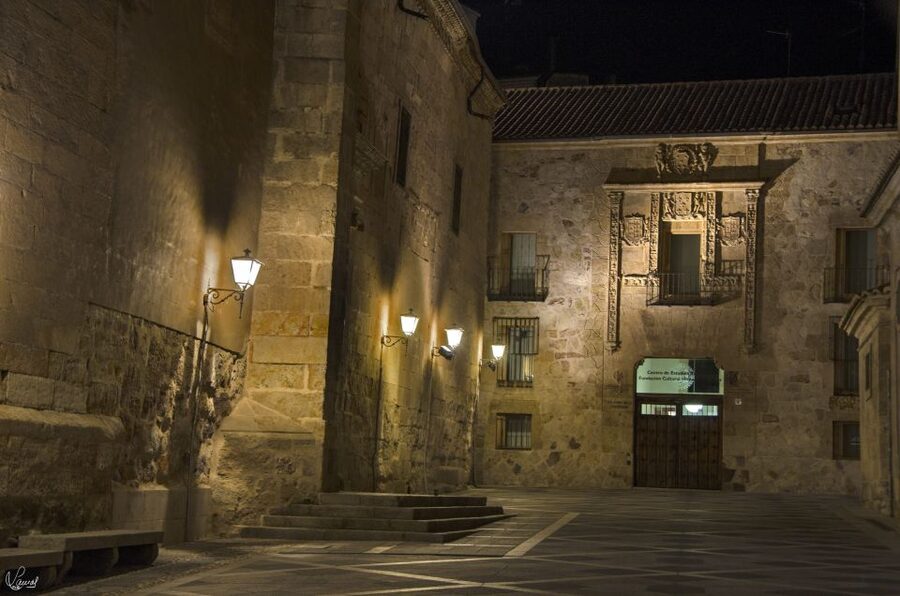 Salamanca: Legends and Stories Private Night Walking Tour - Cave of Salamanca, guided and story-led