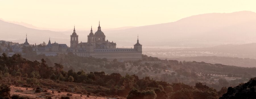 San Lorenzo de El Escorial Monastery: Private Tour - Royal Pantheon and the Hall of Battles: where power turns theatrical