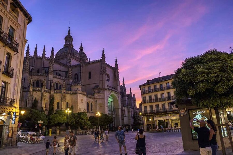 Segovia Cathedral Entrance Ticket - Flemish and Castilian art, plus tapestry collections you will not expect