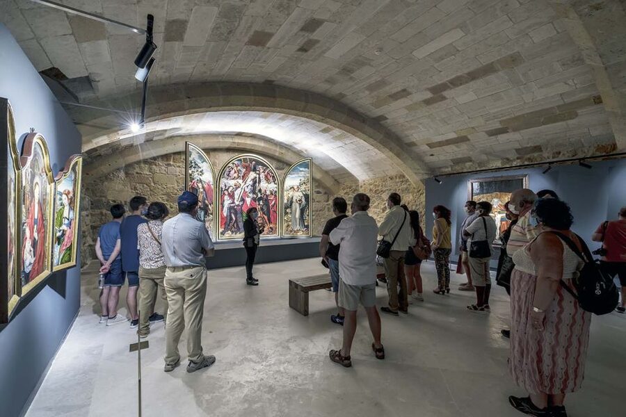Segovia Cathedral Guided Tour - Why the cathedral mattered in politics and power