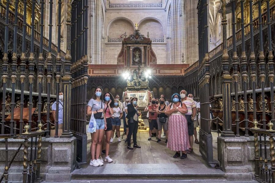 Segovia Cathedral Guided Tour - Reserved entry and the fast way into the cathedral