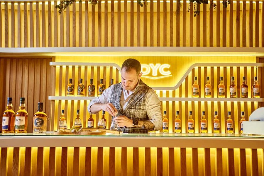 Segovia: DYC Distillery guided visit with whiskey tasting - Getting from the parking area to the tour start