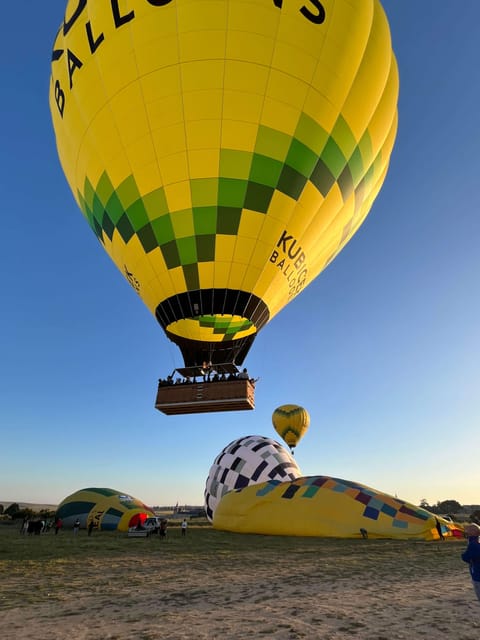 Segovia: Hot Air Balloon Flight with Picnic and Cava - Transfers and timing: how the morning works