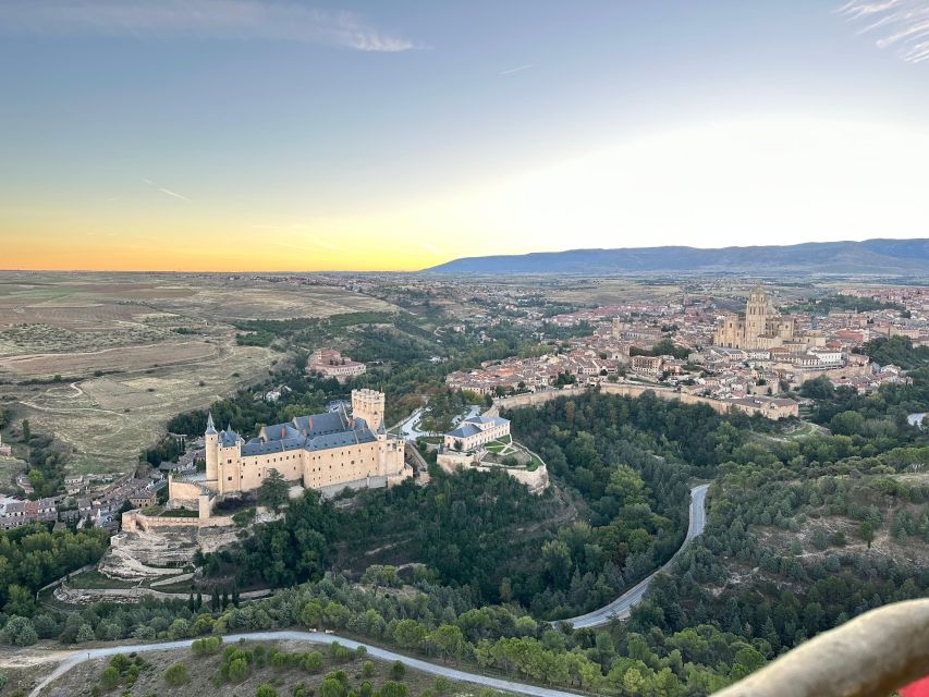 Segovia: Hot-air balloon ride with cava toast & picnic - The 1-Hour Flight: What You Will See Over Aqueduct, Alcázar, and Cathedral