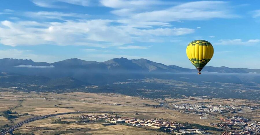 Segovia: Hot Air Balloon Ride with Picnic and Activity Video - Meeting across from Hospital General de Segovia, then getting your body ready