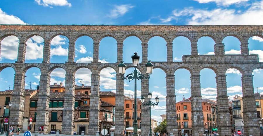 Segovia - Old Town tour including Castle visit - The Alcázar of Segovia: a medieval fortress that shaped royal power
