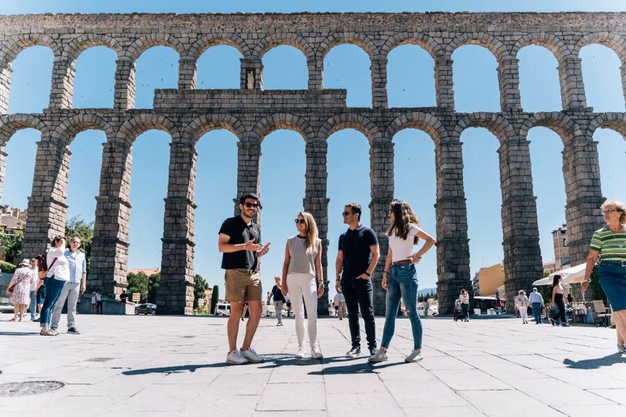 Segovia Private Guided Visit & Alcazar with High Speed Train - Royal Alcázar of Segovia, castle views from the Tower of Juan II