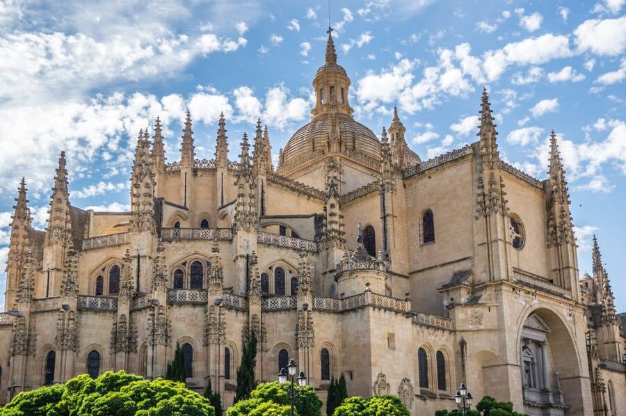 Segovia Private Guided Visit & Alcazar with High Speed Train - Price and what you get for $353 per person