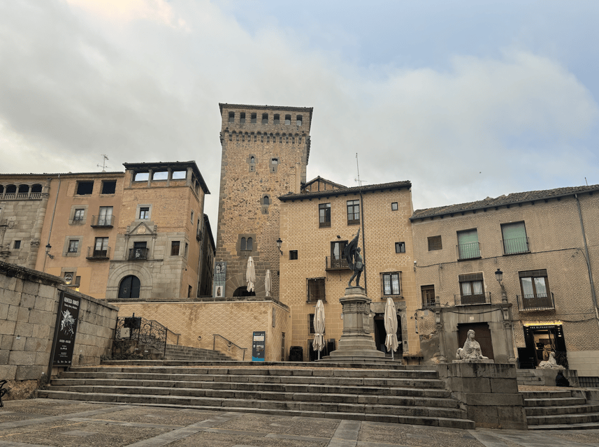 Segovia: private tour with Alcazar, Cathedral and wine tasting - Free time after the tasting: how to use your last minutes well