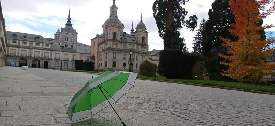 Segovia: Royal Palace of La Granja de San Ildefonso Tour - Where the tour starts at Real Colegiata, and how early you should arrive