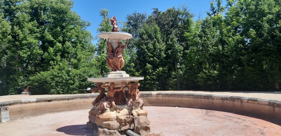 Segovia: Royal Palace of La Granja de San Ildefonso Tour - Who this tour suits best