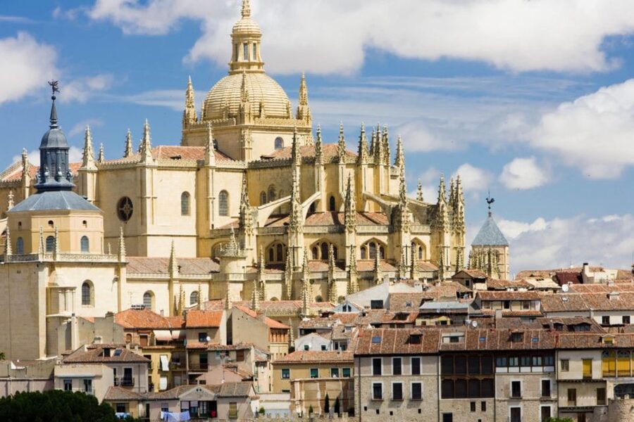 Segovia: Self-Guided Audio Tour on Your Phone - Segovia by phone: why this format works