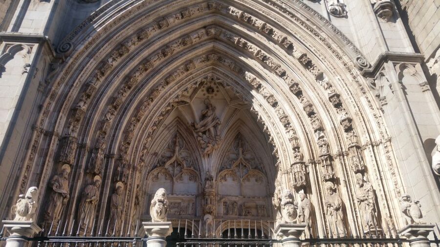 Toledo Cathedral Guided Tour in Spanish - Spotting the Islamic History in an Active Christian Cathedral