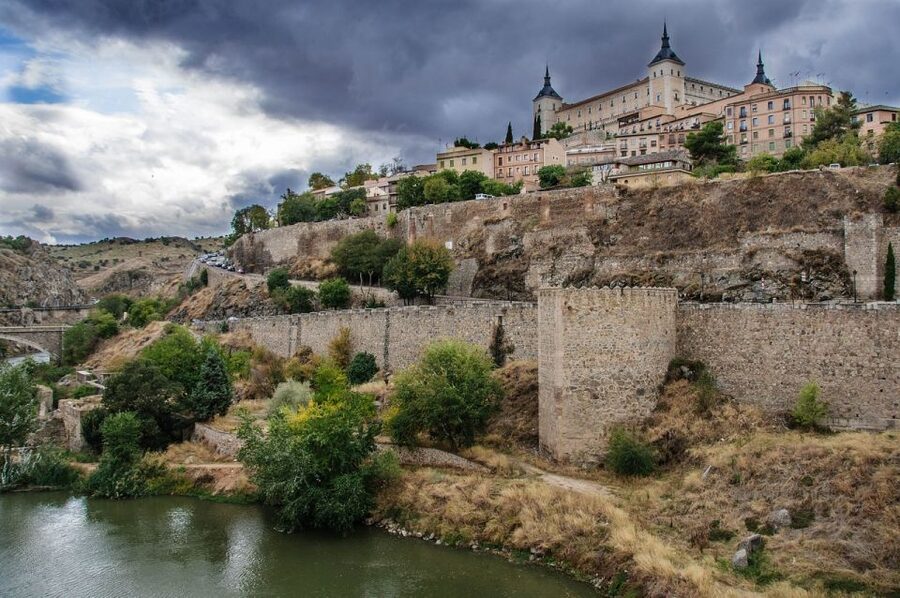 Toledo: City of the Three Cultures Guided Walking Tour - Ayuntamiento Square: the Cathedral that dominates the skyline