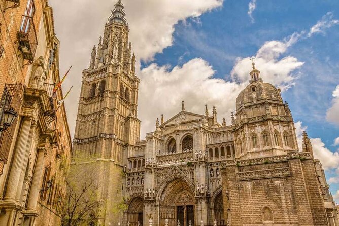 Toledo Experience Tour from Madrid with optional Toledo Cathedral - Toledo Views Across the River: The Quick Orientation Stop