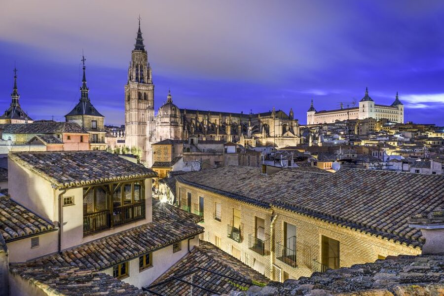 Toledo: History of the Three Cultures Guided Walking Tour - Plaza de Zocodover: the launch pad for three cultures