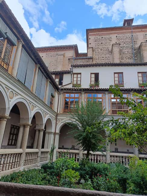 Toledo: Marzipan Convent Route with Tasting and Wine - Meeting point and what your 1.5 hours really look like