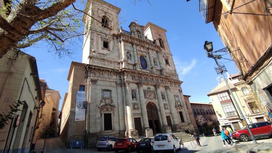 Toledo: Monumentos esenciales: Alcazar, Catedral, Sinagoga - Jewish Quarter orientation: signs that help you navigate and understand