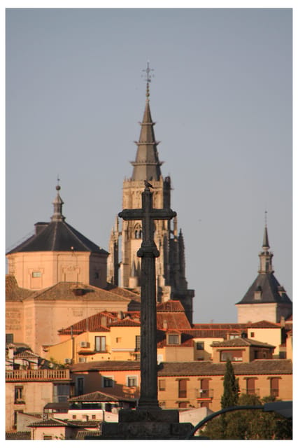 Toledo: Monumentos esenciales: Alcazar, Catedral, Sinagoga - Monastery of San Juan de los Reyes: late Gothic, gargoyles with meaning
