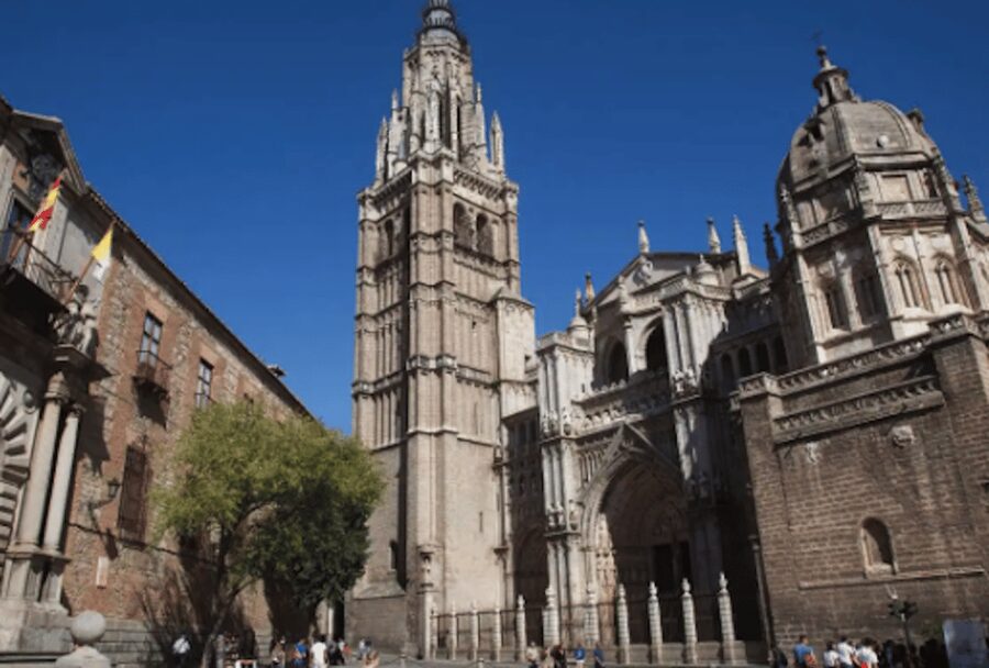 Toledo: Private Minivan tour from Madrid - Puente de Alcántara and Puerta de Bisagra: Photo Stops That Feel Like Real Milestones