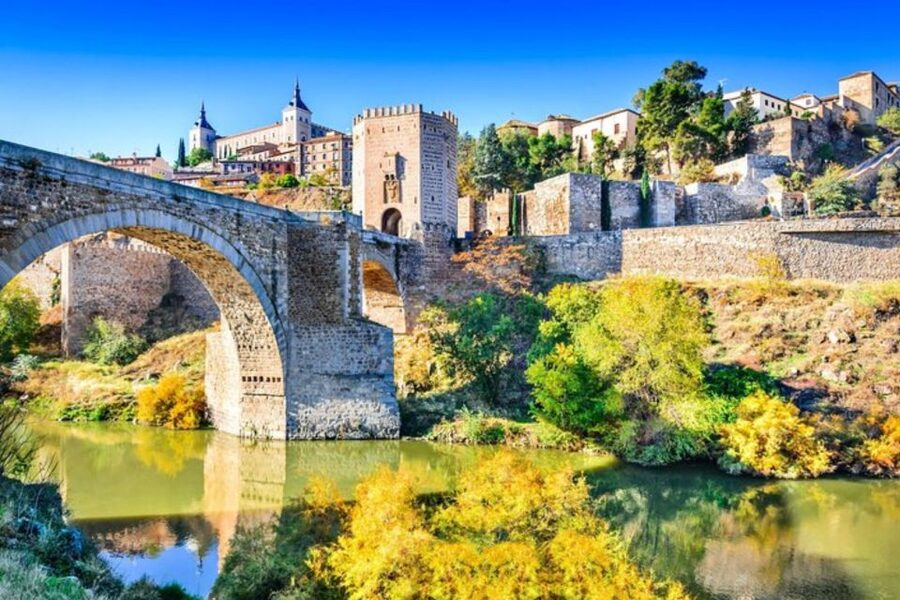 Toledo: Private tour with an official guide - What you’ll actually do: the walking route and the focus on exteriors