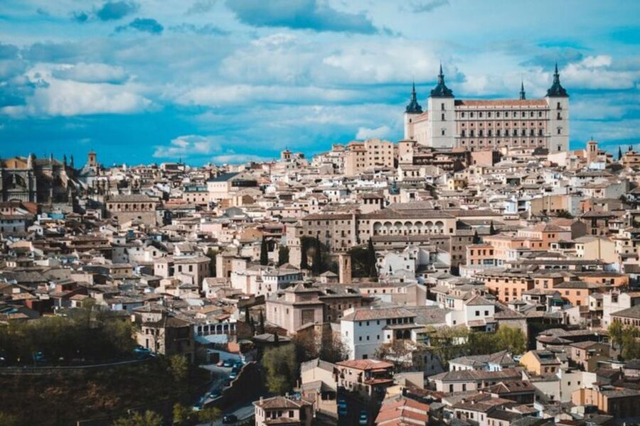 Toledo: Private tour with an official guide - Practical logistics that affect comfort and timing