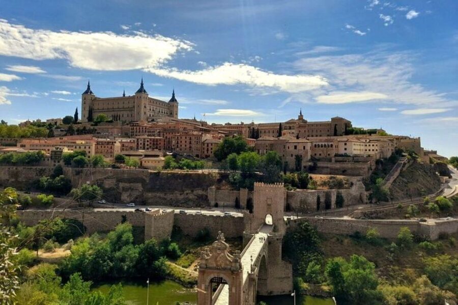 Toledo: Private Walking Tour with a Local Guide - Tips to make the most of the walking time