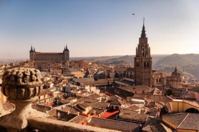 Toledo : Private Walking Tour with a Pro guide