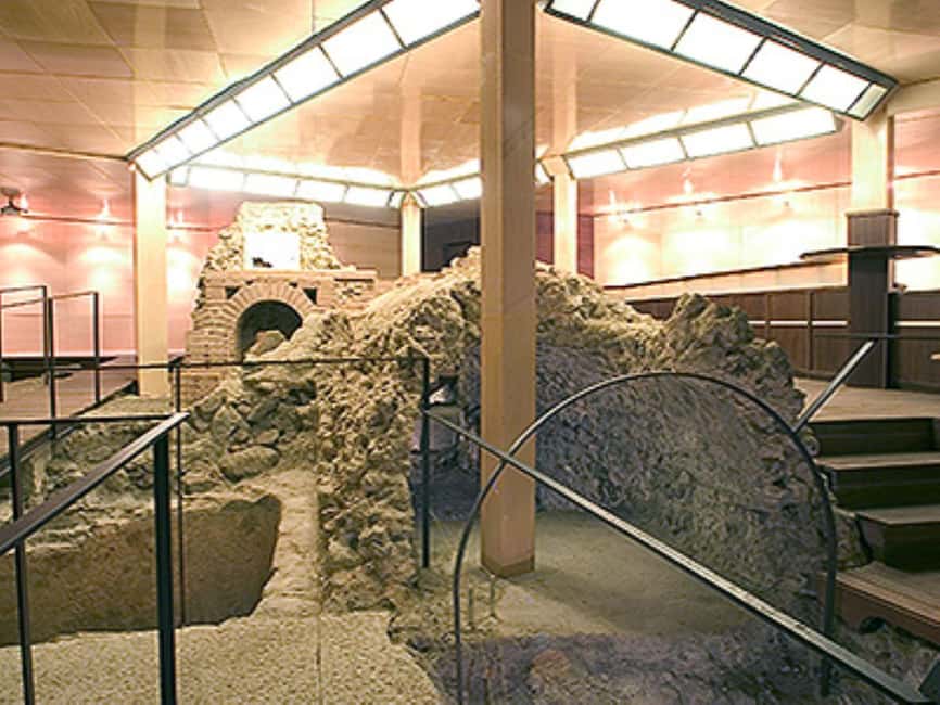 Toledo: Underground Guided Tour with Entry Ticket - Stop 1: Cuevas de Hércules, the Caves as a Water Reservoir
