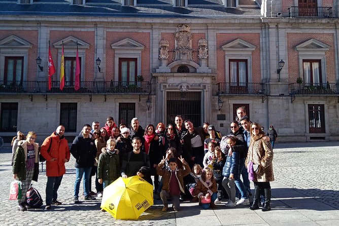 Tour "Madrid of the Austrias" | Old Town ❤️ - Meeting at Puerta del Sol, then getting moving with a small group