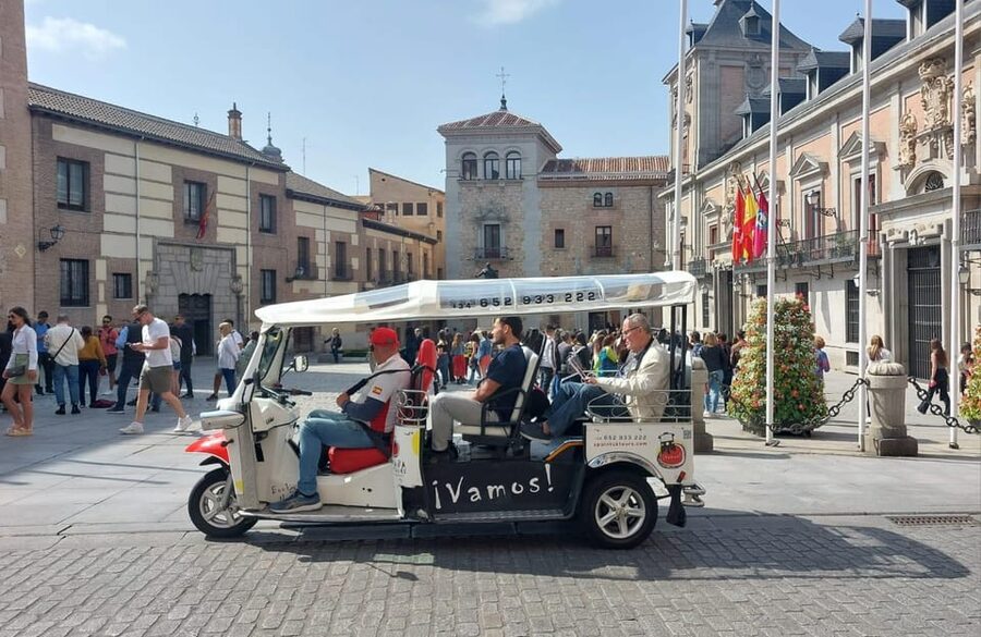 Tour Madrid: Secrets in a Electric Tuk Tuk - From Frente a la Bolsa to the First Big Square