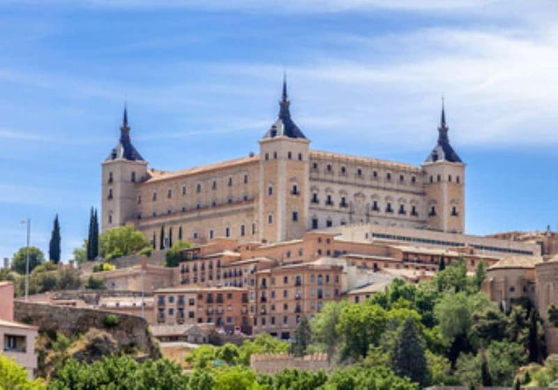 TOUR “ TOLEDO TODO EN UNO ” - Alcázar of Toledo: history first, views second