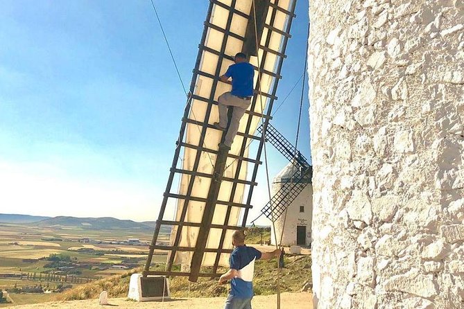 Windmills of Don Quixote Wine Tour & Tasting from Madrid - Getting to Castilla-La Mancha: the drive that shapes your whole day